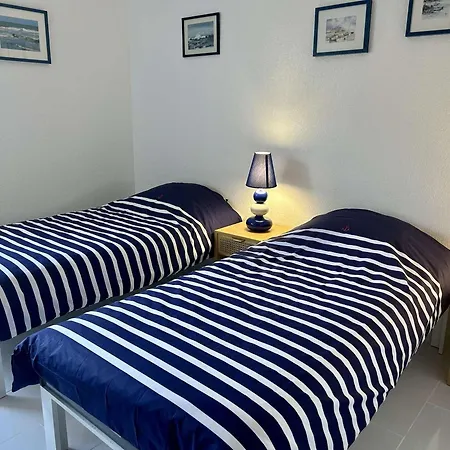 Moderne A Saint-raphael, 2 * Saint-Raphael (Var)